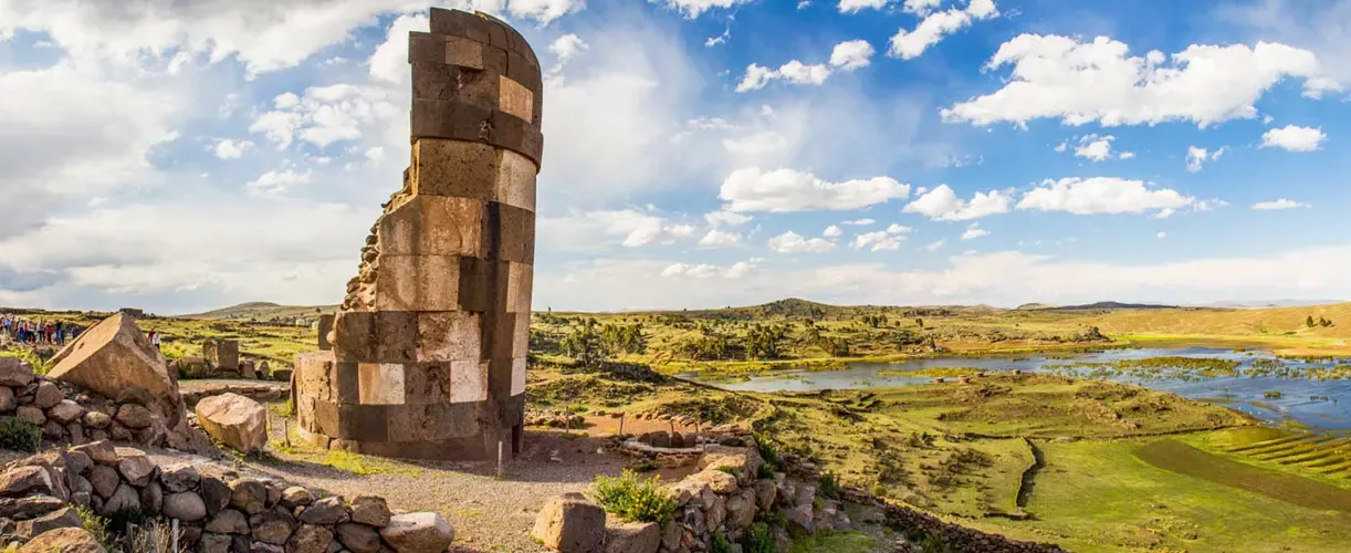 Puno: chullpas de sillustani
